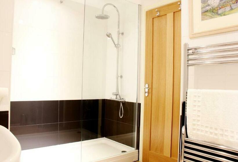 חדר דחוקס עם מיטת קינג, The Six Bells