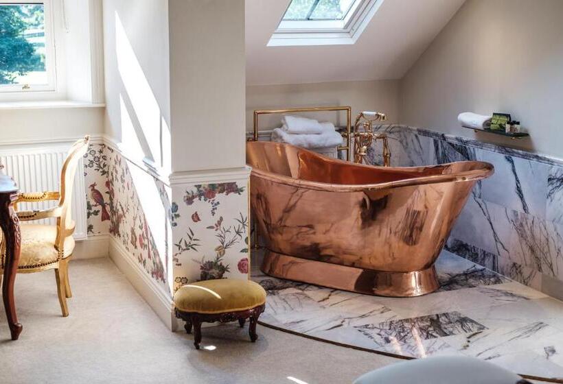 スイート, West Layton Manor