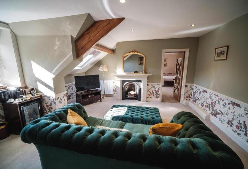 スイート, West Layton Manor