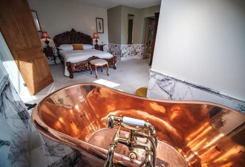 スイート, West Layton Manor