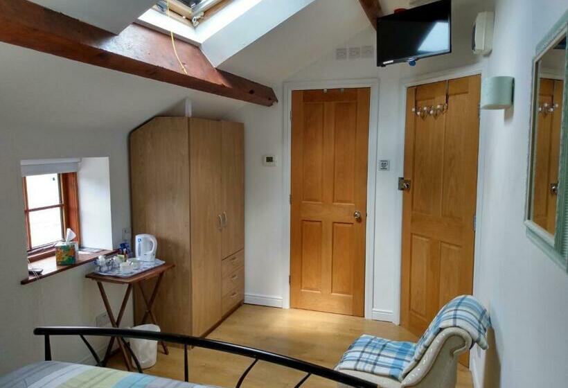 标准间, Brook Barn B&b