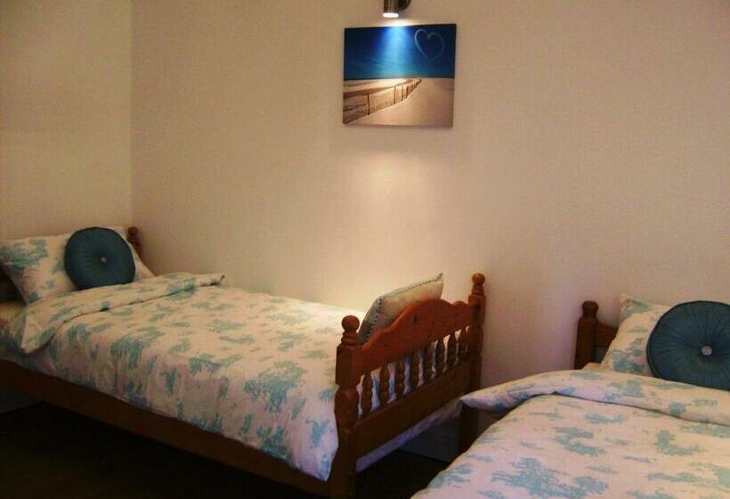 标准间, Brook Barn B&b