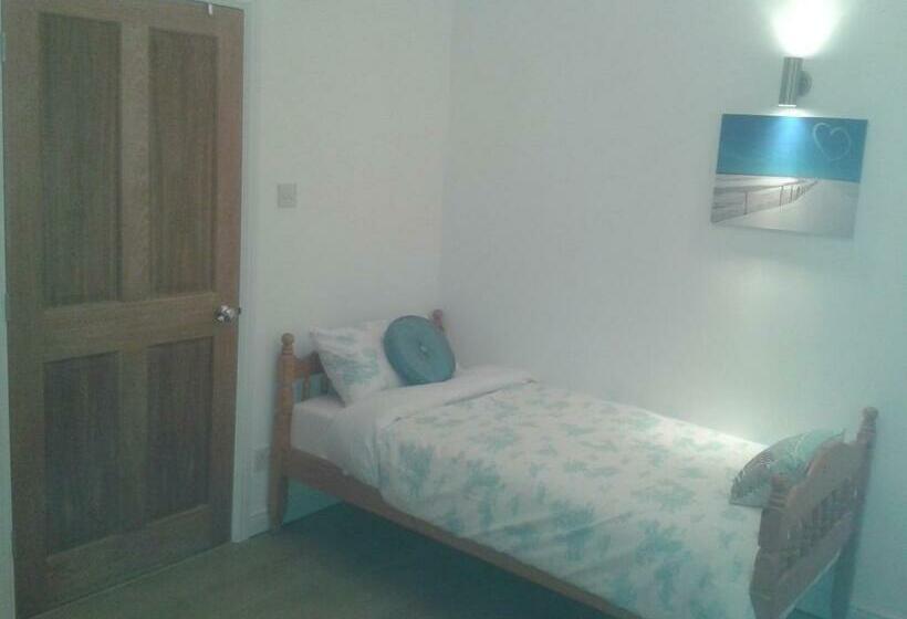 标准间, Brook Barn B&b