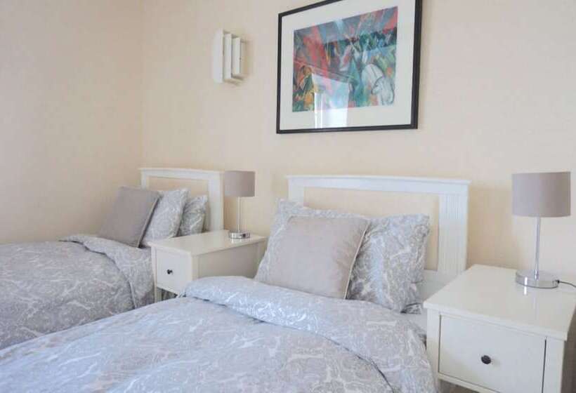 豪华三人间, Colthrop Manor B&b