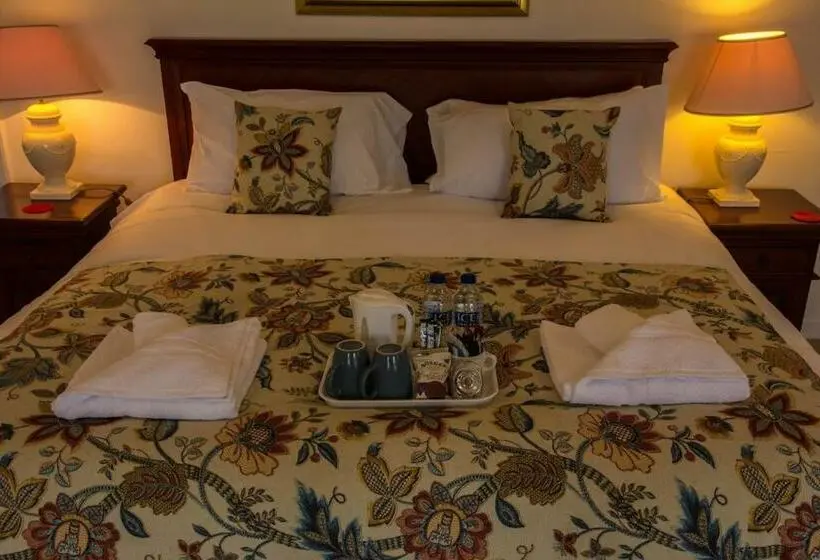 キングサイズベッドのデラックスルーム, East Pallant Bed And Breakfast, Chichester Holiday Properties