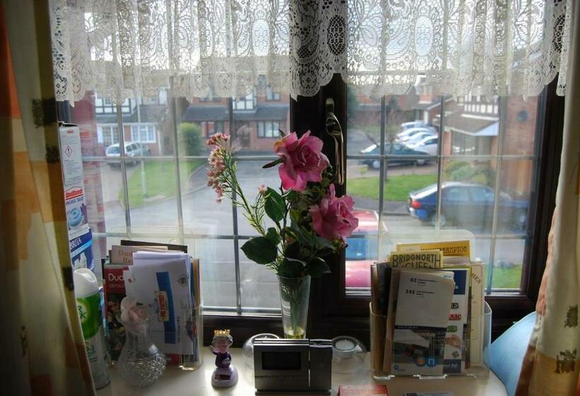 Одноместный Номер Вид на Сад, Mike & Carolyn Ball B&b