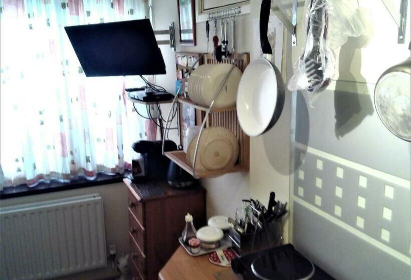 Апартаменты 1 Спальня, Mike & Carolyn Ball B&b