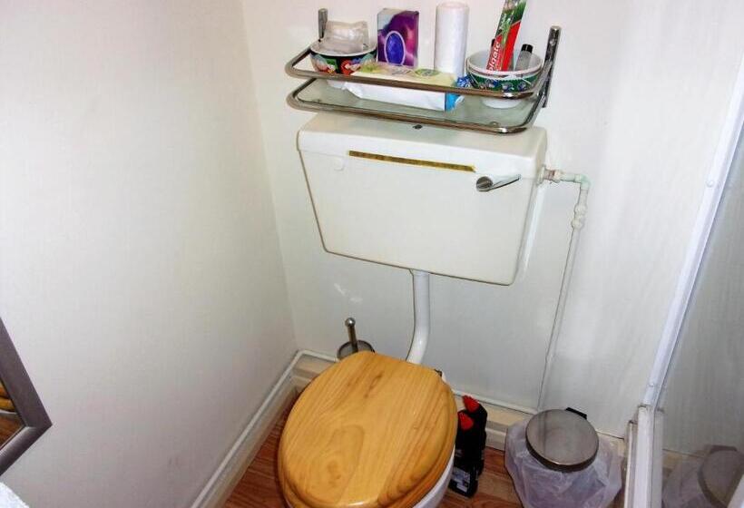 Апартаменты 1 Спальня, Mike & Carolyn Ball B&b