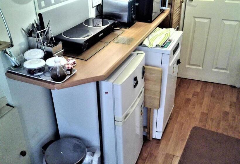 Апартаменты 1 Спальня, Mike & Carolyn Ball B&b