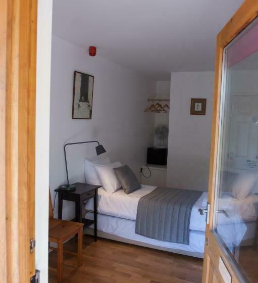 Семейный Номер, Cowbridge Cabins