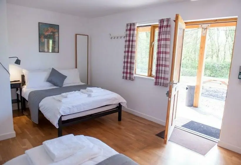 ファミリールーム, Cowbridge Cabins