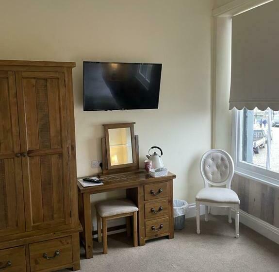 חדר קומפורט עם נוף לים, Admiral Macbride