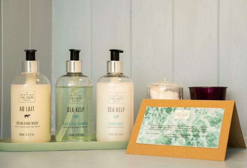 Номер Стандарт, Chillington House