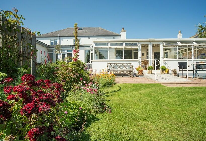 Номер Стандарт, Chillington House