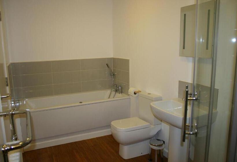 Семейный Номер, Chillington House