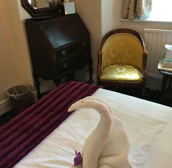 חדר בסיסי, Estoril