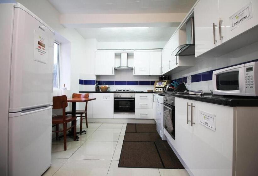 Студия Deluxe, Flexistay Aparthotel Sutton