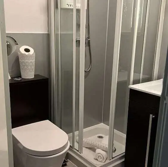 Cameră Standard Individuală, Glendevin