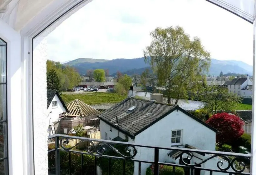 Suite amb Hidromassatge, Riverside Escape