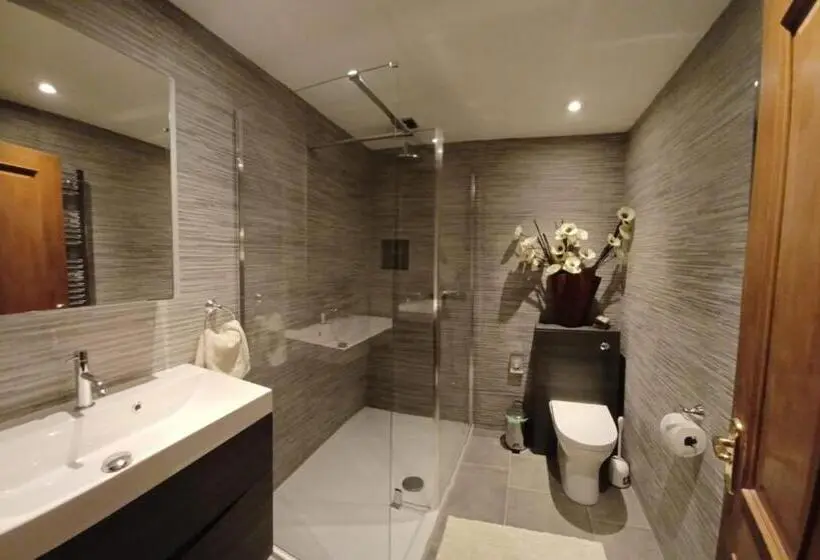 Apartament 1 Dormitori Planta Baixa, Riverside Escape
