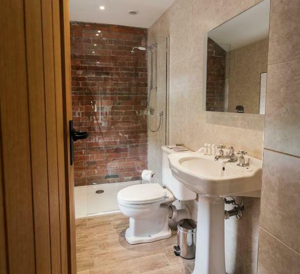 Номер Стандарт, The Percy Arms