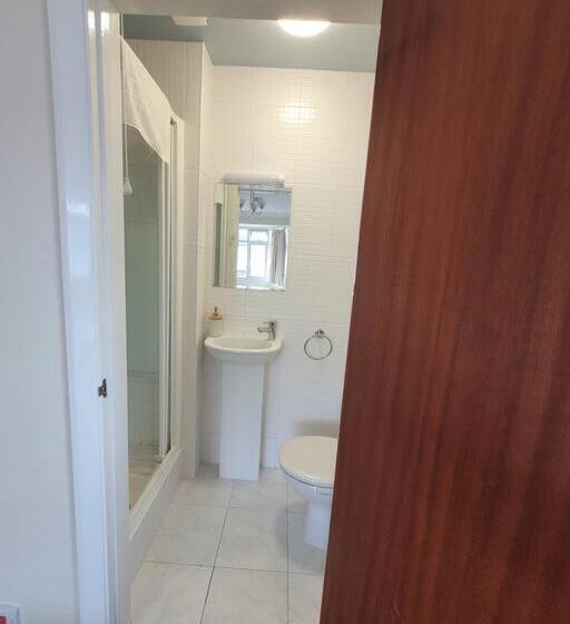 家庭间, Cornerways Guest House