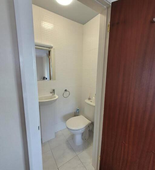 家庭间, Cornerways Guest House