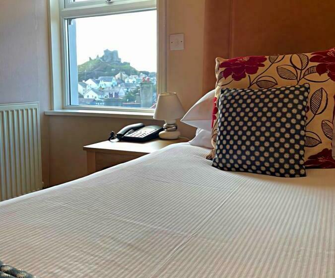 标准单人间, Caerwylan