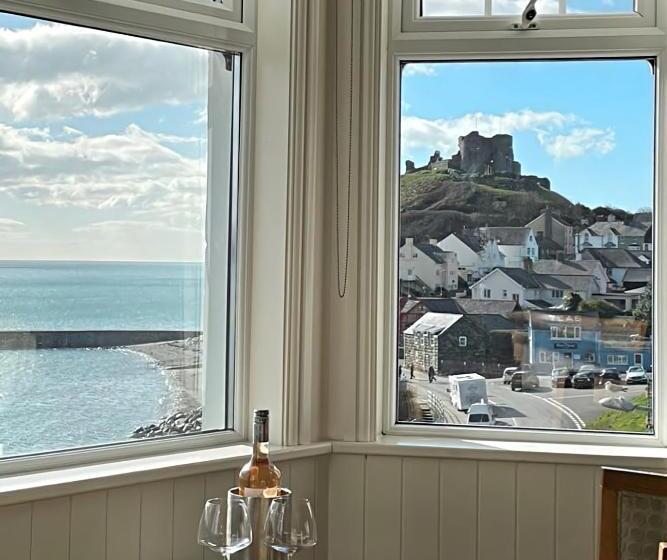 行政房间, Caerwylan