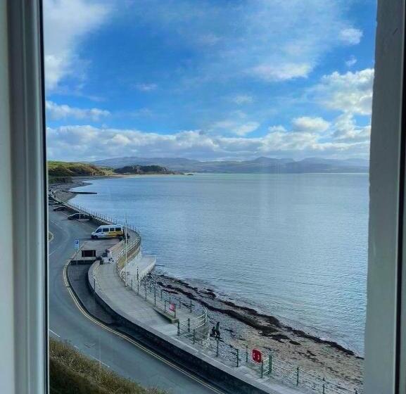 行政房间, Caerwylan