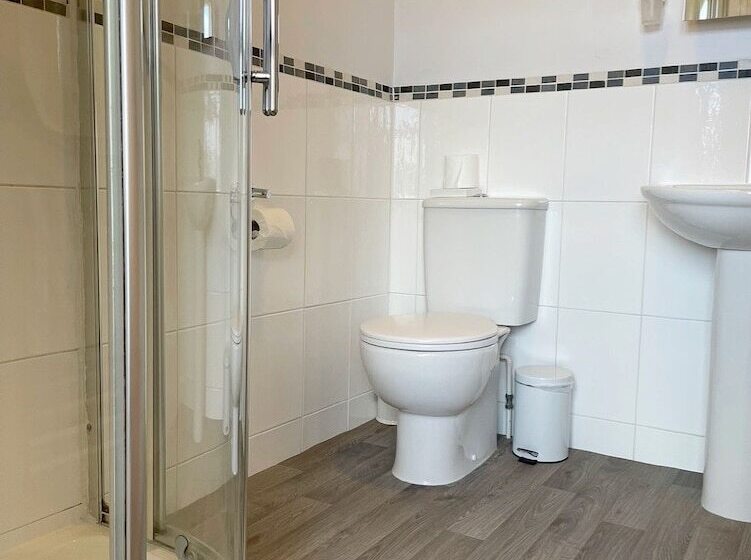 标准间, Caerwylan