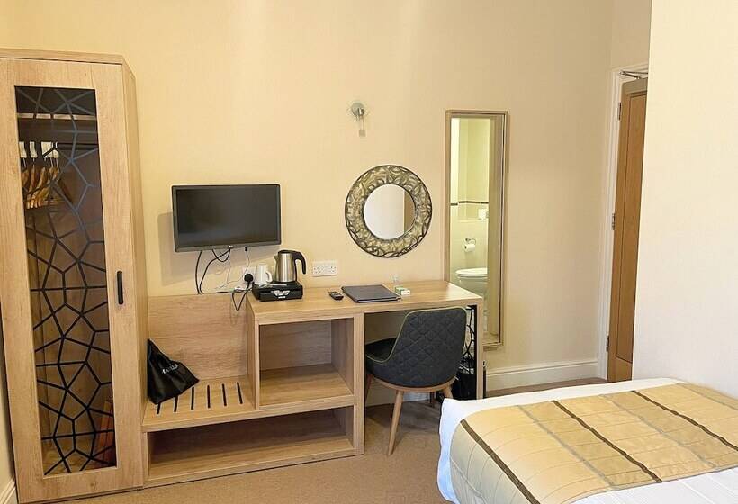 标准单人间, Caerwylan