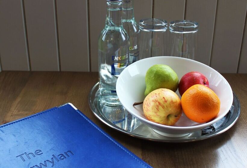 行政房间, Caerwylan