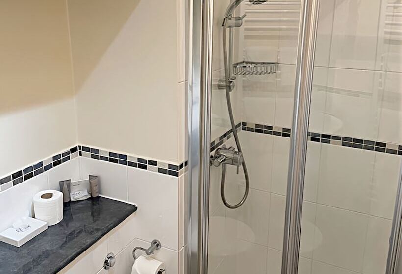 标准间, Caerwylan