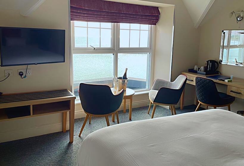 高级大房间, Caerwylan