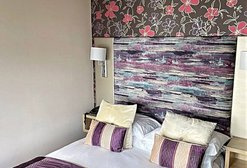 高级大房间, Caerwylan