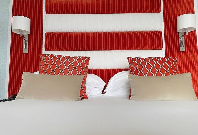 高级大房间, Caerwylan