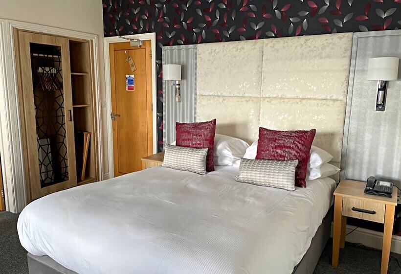 高级大房间, Caerwylan