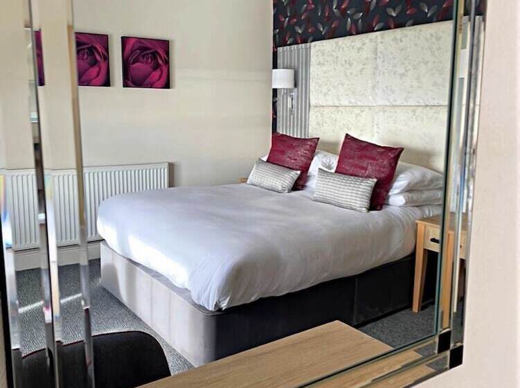 高级大房间, Caerwylan