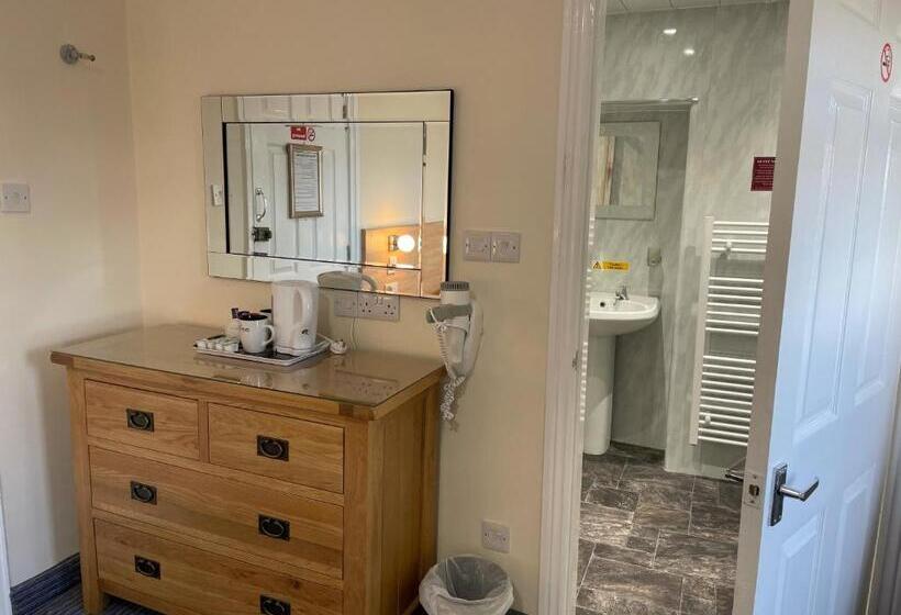 חדר סטנדרט, Claxton