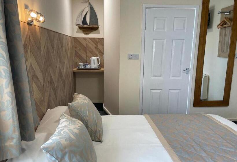 חדר משפחתי, Claxton