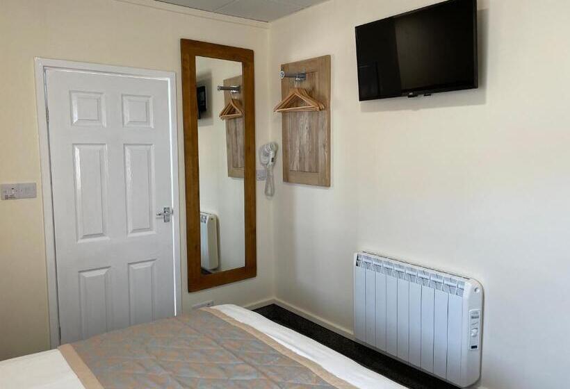 חדר משפחתי, Claxton