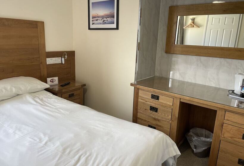 חדר סטנדרט, Claxton