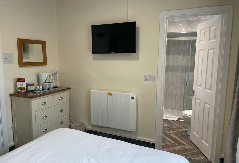 חדר סטנדרט, Claxton