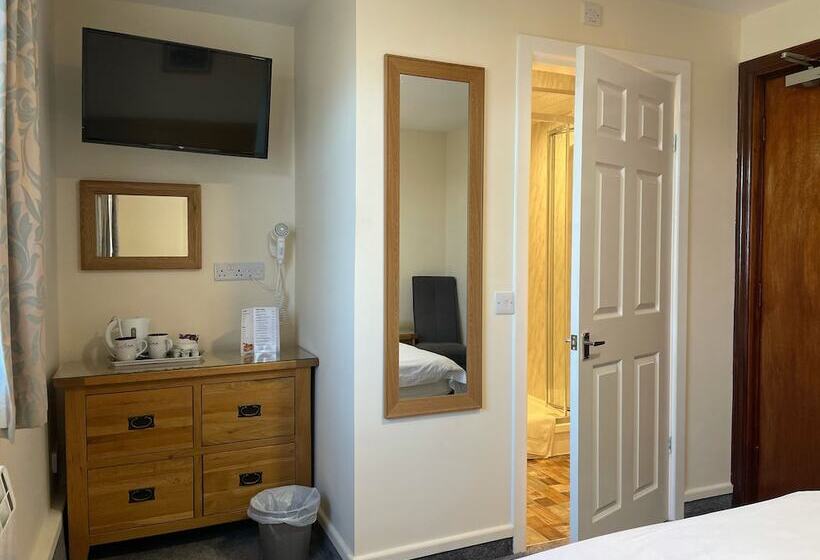 חדר סטנדרט, Claxton