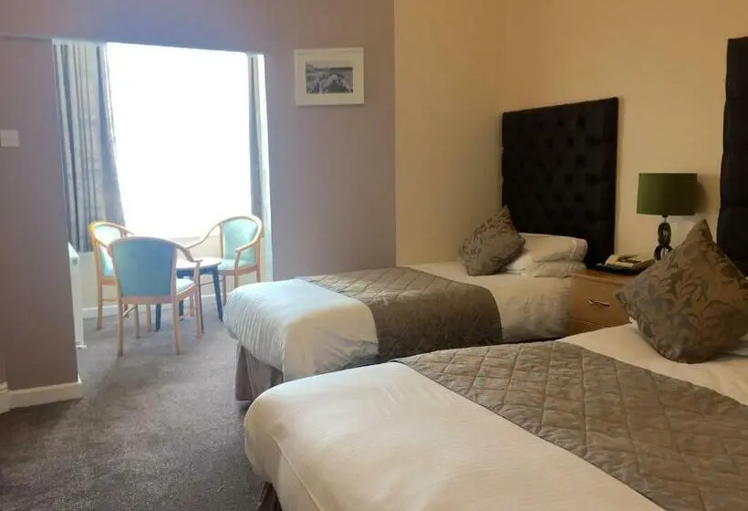 Family Room, Membly Hall