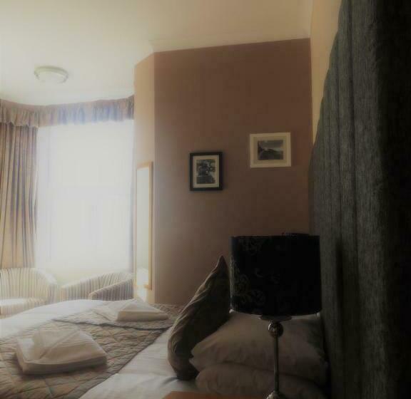 חדר פרמיום נוף לים, Membly Hall