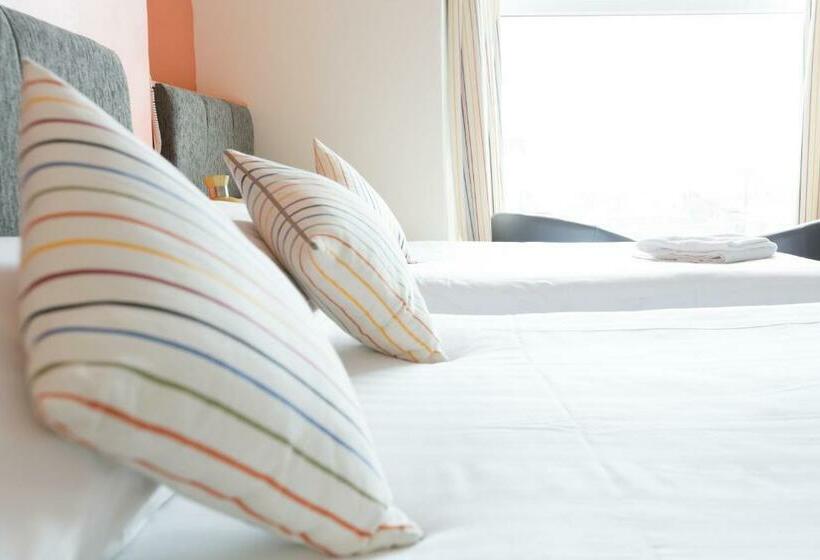 חדר משפחתי, Min Y Mor