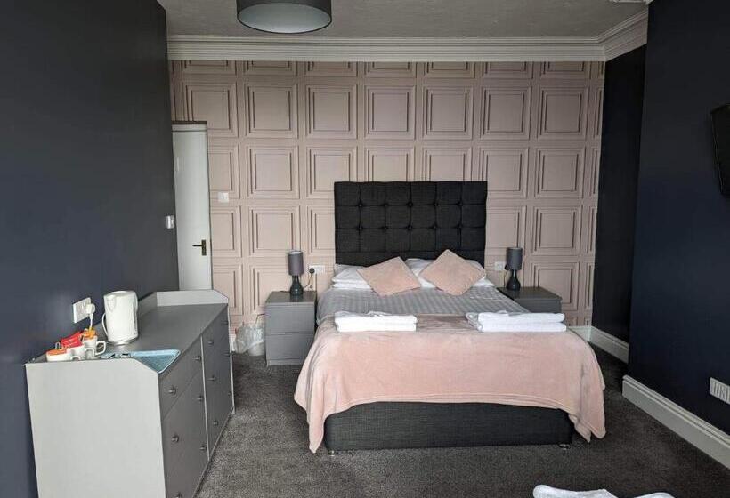 חדר משפחתי, Min Y Mor