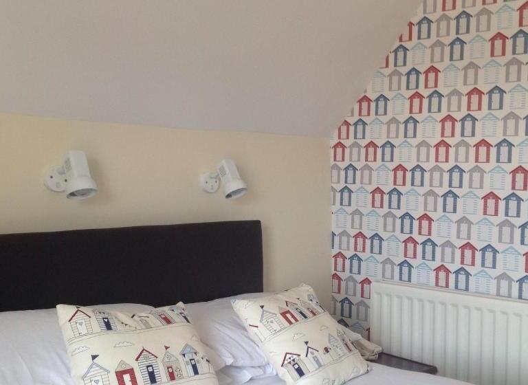 חדר משפחתי, Min Y Mor